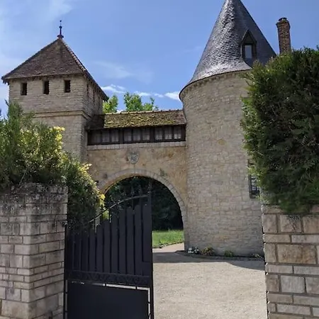 Les Tourelles De بيت للعطل Torvilliers